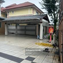 Mahkota Cheras Bungalow with big cover carpark