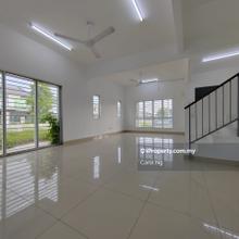 Corner lot with 18ft land