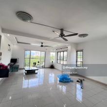 Corner lot,4rooms 2baths,with balcony,facing north greenery,vacant 1cp