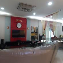 Nicely renovated, Endlot with land, Extended kit, Full tiles car porch