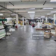 30ft Ceiling Height and 300 Amps Detached Factory for rent