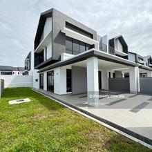 Semi D house 