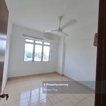 Corner Lot, Putra Intan Condominium @ Pekan Dengkil For Sale