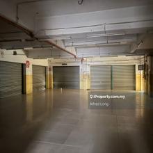 Corner 3sty shop for rent 