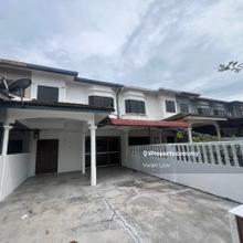 2 story teres house at Banting for sales