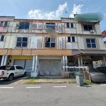 3 Storey Shop Office for Sale