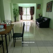 Corner unit with 2 car parking spaces