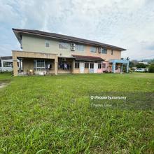 Nice double storey semi-D corner lot in S2 green street home for sale