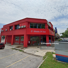 Dataria suria double storey corner to let