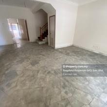 Terrace house for Sale