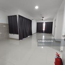 Partly Furnish Berkeley Uptown For Rent, Good Condition Klang