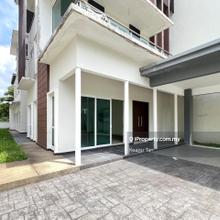 3 Storey Semi-D w/ Lift, Basic Furnished, Low Density Near Shops