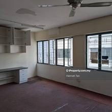 First Floor Shop for rent!