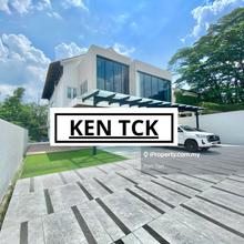 3 Storey Bungalow For rent 