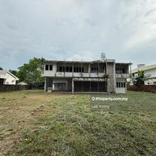 Old bungalow huge land in Jalan York prime area 
