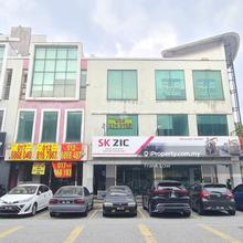 Spacious corner shop office