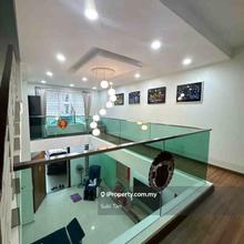 Tastefully renovated and extended 3 storey terrace lakefields sg Besi 