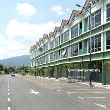 3.5sty shop office for sale. Call us for more details