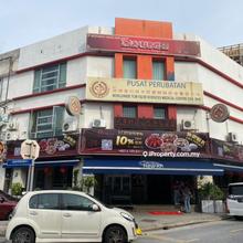 Corner shop facing main road same row with Grade A retailers