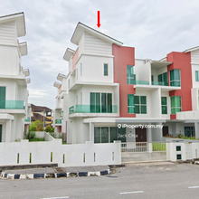 Bank Lelong - 3 Storey Semi Detached House