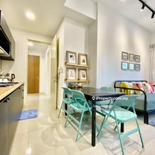 Dual keys unit with high floor views 