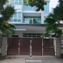 Plentong 3 storey Semi D Fully Renovated Partial Furnished G&G