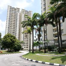 Freehold, Strategic and Spacious Condominium