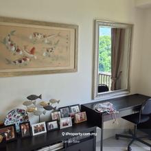 Cozy and well maintained unit, view to appreciate