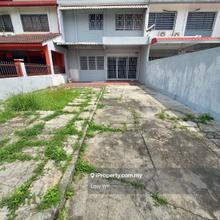 Freehold Double Storey Terrace With Long Frontage at Sri Petaling