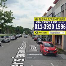 Shoplot Raja Perempuan Mazwin