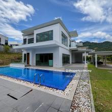 With Swimming Pool. Freehold. Below Market Value