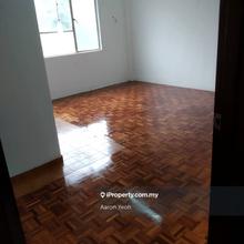 Reallimitunit Choo Cheng Khay 4room 3toilet 1carpark  Partly furniture