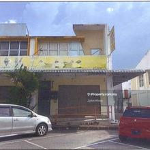 Double storey end lot shop in oakland,seremban 2 