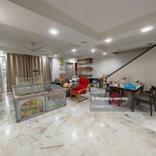 Saujana Puchong Nice unit for Sale