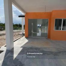 Banting Single Storey Terrace, Ceiling High 13.5 Ft, Backyard Garden