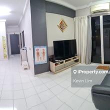 Putra Place 1000sf Poolview Renovated and Furni