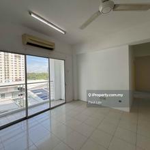 The Heron Condo 1007sf 3room 2baths with Balcony Basic No Car Parking