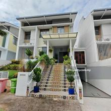 2.5 Storey Lake View Zero Bungalow Danau Mutiara