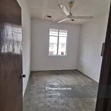 Pangsa Rumah Sri Orkid Low Cost Flat,Ehsan Jaya,Johor Bahru,Top Floor