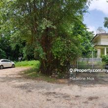 Cul-de-sac Bungalow land with Development Order. Quiet & leafy enclave