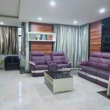 Spacious Fully Furnished Penthouse @ Mewah View Apartment for Rent