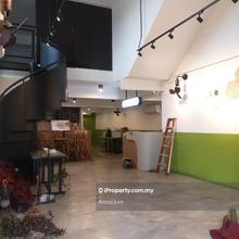 Ground floor shoplot facing main road with Mezzanine floor Bkt Jambul
