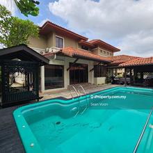 Renovated Bungalow with Swimming Pool