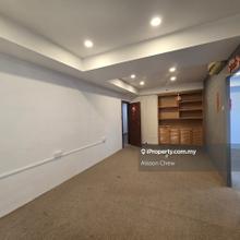 Gurney tower, high floor, 663sf, seaview