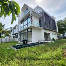 Grove Semi-D house for Sale with big land