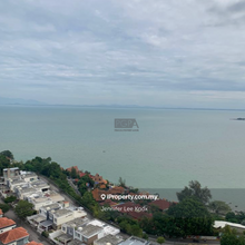 Mar Vista Triplex Penthouse in Batu Ferringhi.