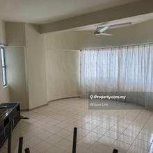 Well maintained Affordable 3 rooms 2baths unit at Regency Condo