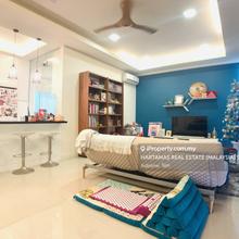 Beautiful Unit! Well Maintain! 3 Car Parks! View to Appreciate!