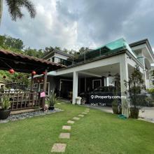 Cozy and nice semid at hillside corner, extra large garden w good view