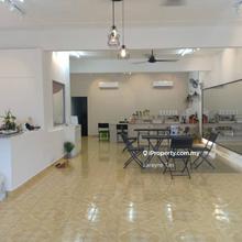 Good Condition 1/F Shop